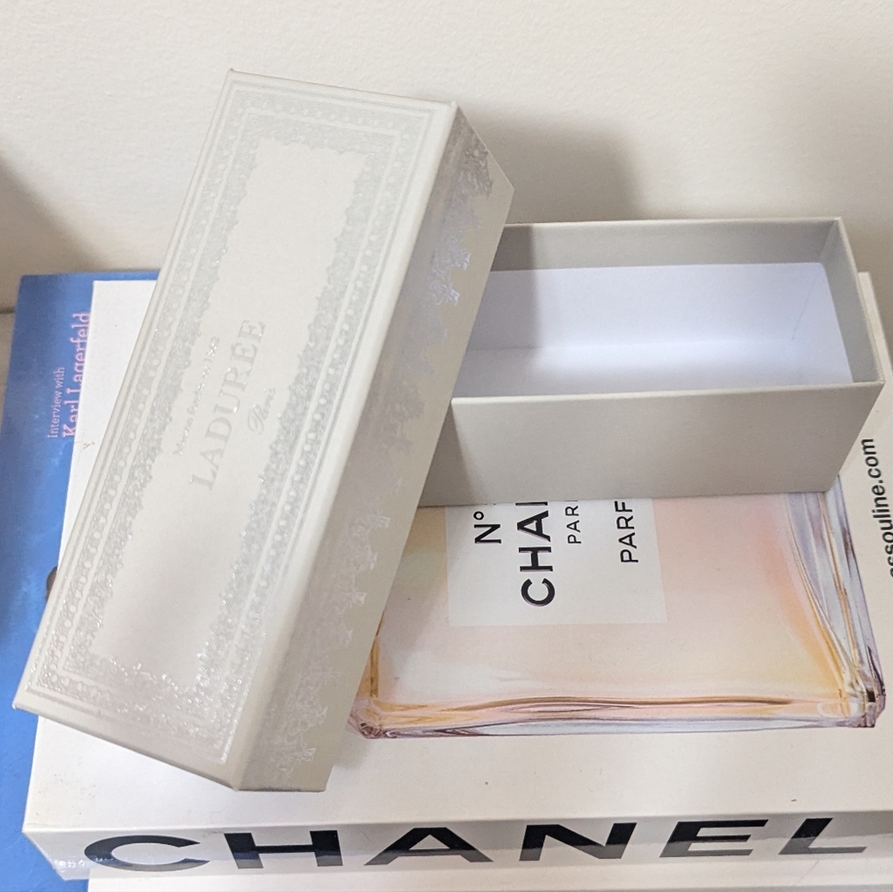 ☀️ EMPTY ☀️ Ladurée grey box ☀️